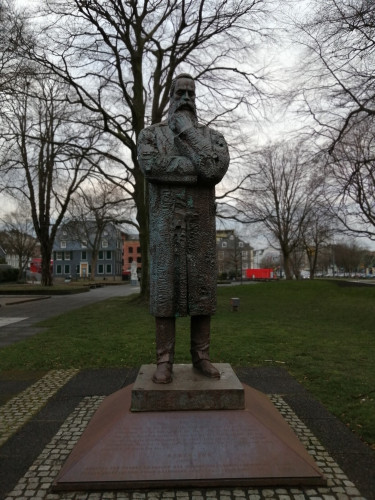 Statue von Friedrich Engels in Wuppertal
