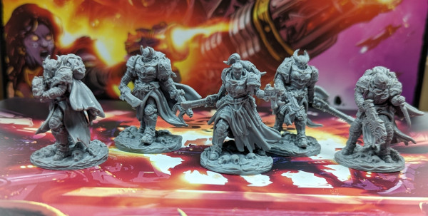 Five Warhammer 40k style minis. Female Chaos Space Marines or Chaos corrupted Sisters of Battle. Intricate detail, but silver have the same body pose with different arms.