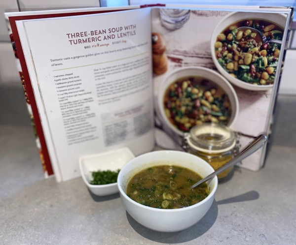 This ’Three Bean Soup with Turmeric & Lentils’ recipe from DR Michael Greger’s ‘How not to diet’ cookbook is possibly one of the easiest, healthiest & tastiest soups you can make. Superb recipe book, especially for beginners!