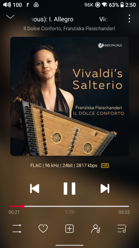 screenshot from HiRes audio player with Vivaldi's Salterio album cover, featuring Franziska Fleischanderl, smiling, holding a psaltery. 