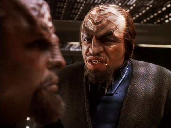 Ch’Pok the Klingon prosecutor is interrogating Worf