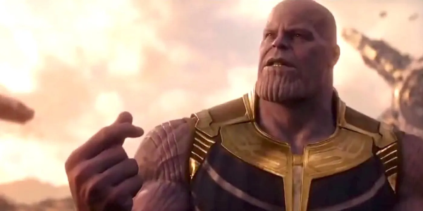thanos getting ready to snap his fingers