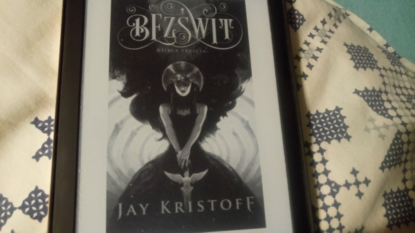 Okładka e-booka "Bezświt" autorstwa Jaya Kristoffa.