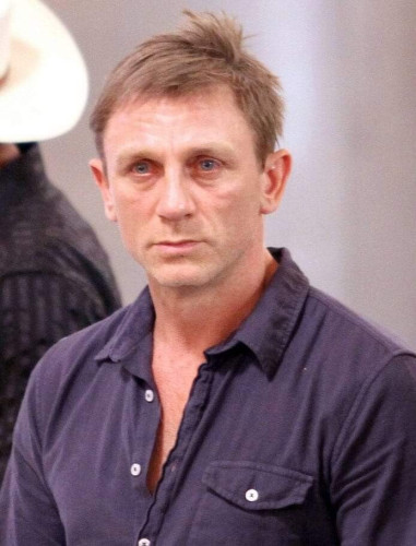 Daniel Craig looking exhausted and shook
