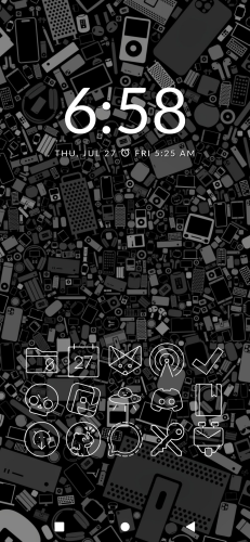 Just a home screen with a few icons and a clock widget